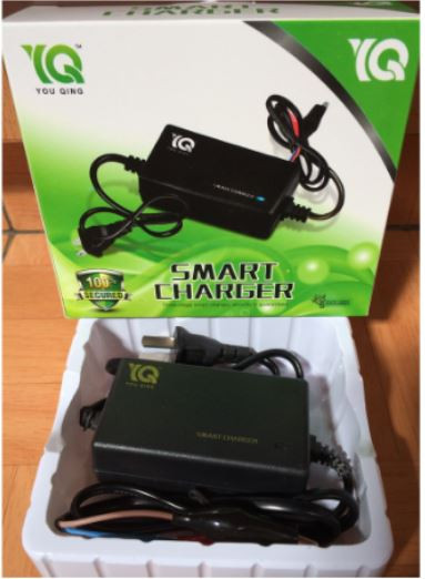 Motorcycle Smart Charger 12V 5-20AH Three stage smart Charge